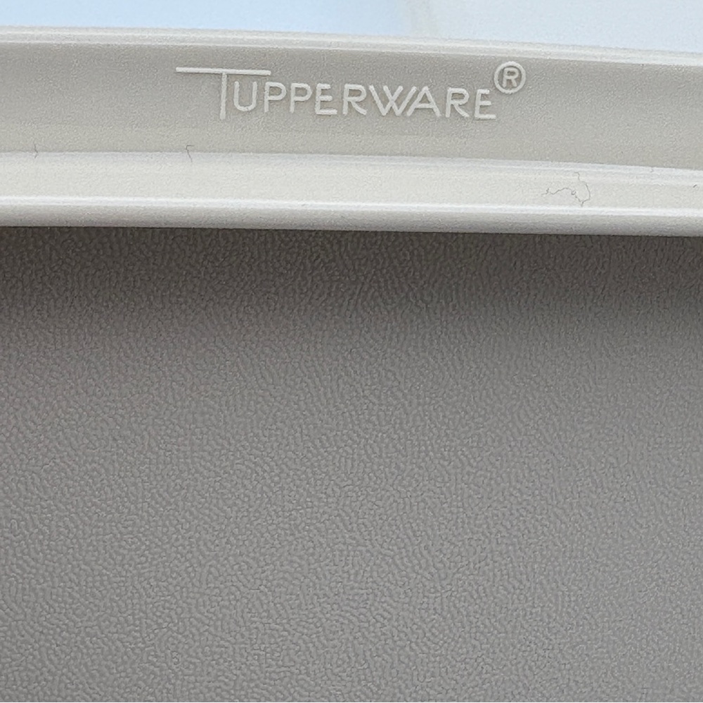 Two Tupperware Sets - Three Piece Jello Mold/Rectangular Modular Server/Storage - Picture 5 of 10